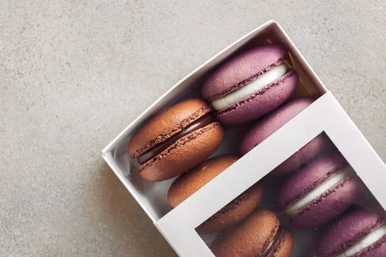 A Macarons Inside the Box