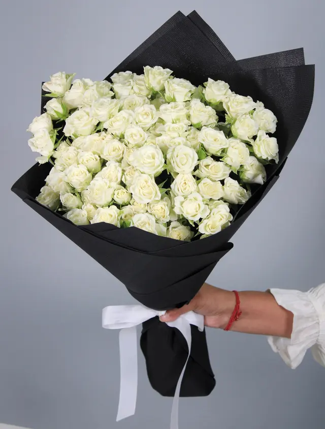 Elegant White Rose Bouquet with Black Paper